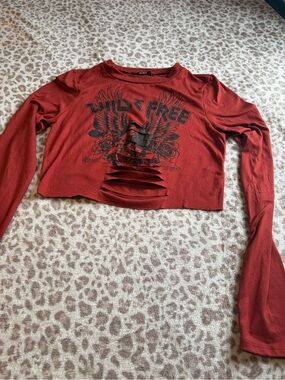 Wild Free Red Cropped Long-Sleeve Graphic Top